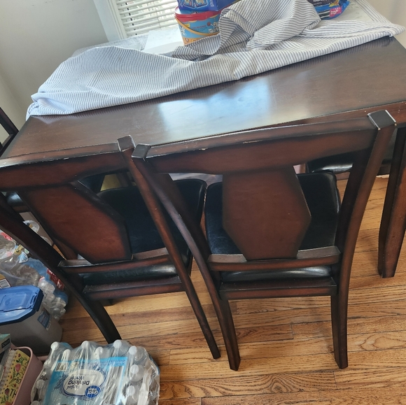 Living room set and dining set - Picture 2 of 5